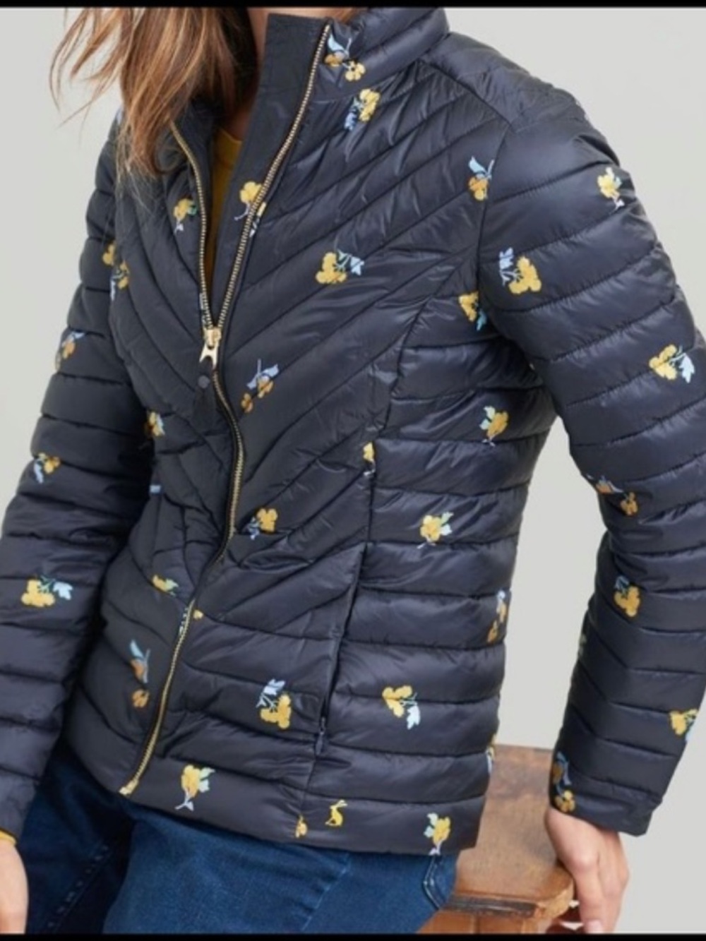 Simply fabulous Joules Chevron Elodie puffer jacket in delicate floral print.